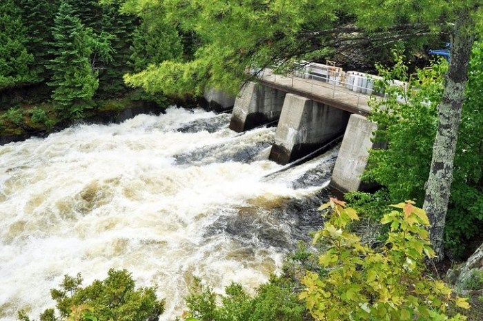 The Kettle Falls Boat Tour 